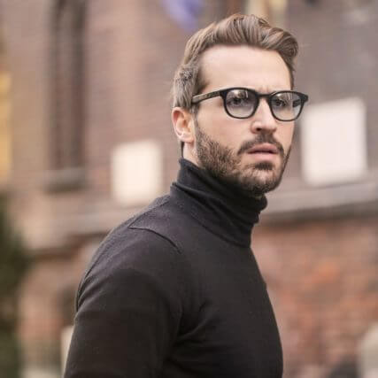 man wearing stylish eyeglasses 640 427x427